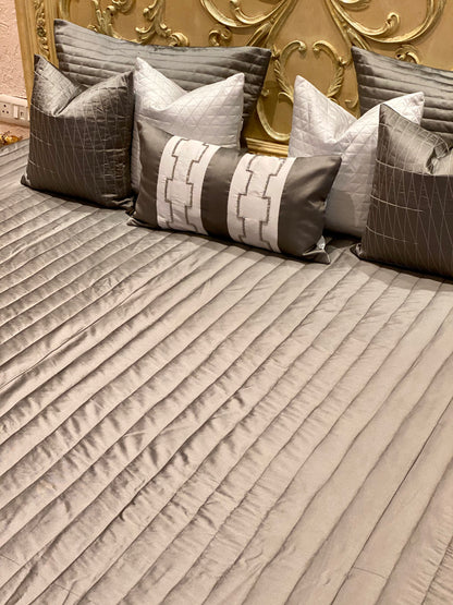 THE GREY CYRIL BEDDING SET