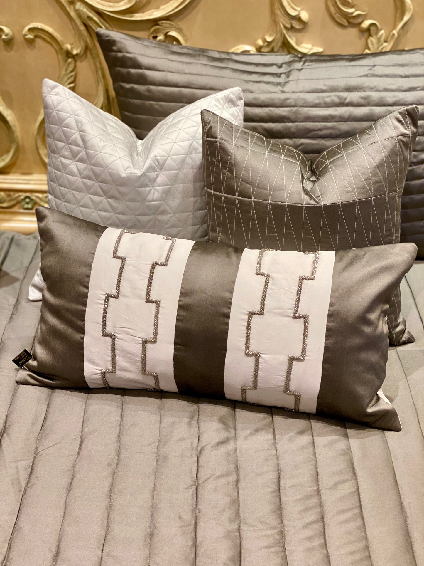 THE GREY CYRIL BEDDING SET