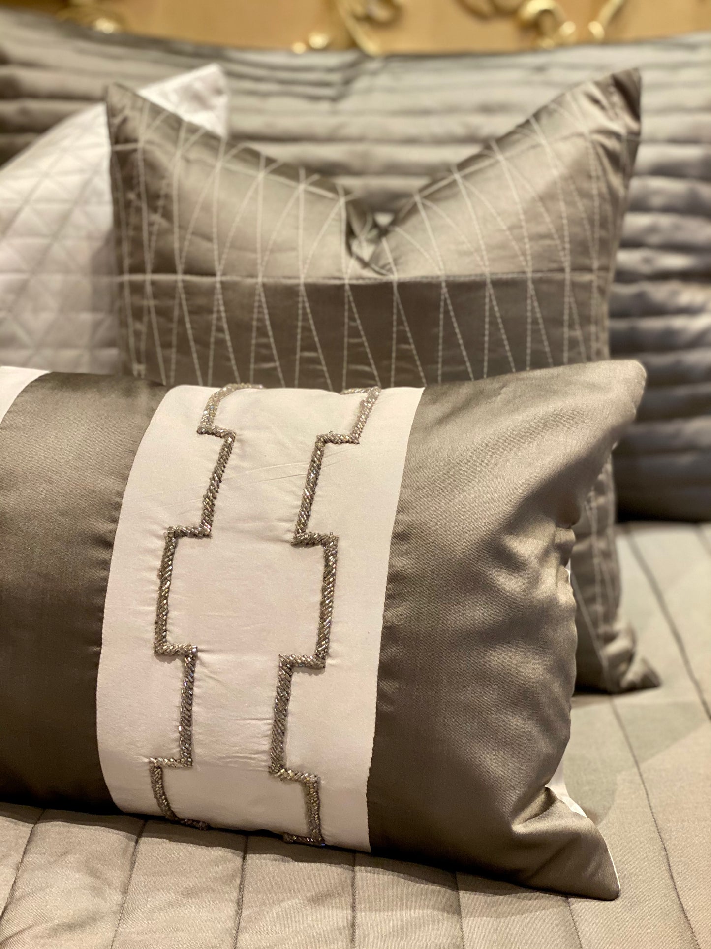 THE GREY CYRIL BEDDING SET