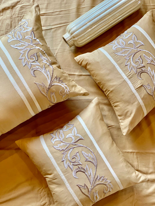 THE GOLD PANDORA BEDSHEET