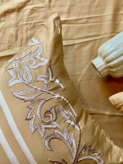 THE GOLD PANDORA BEDSHEET