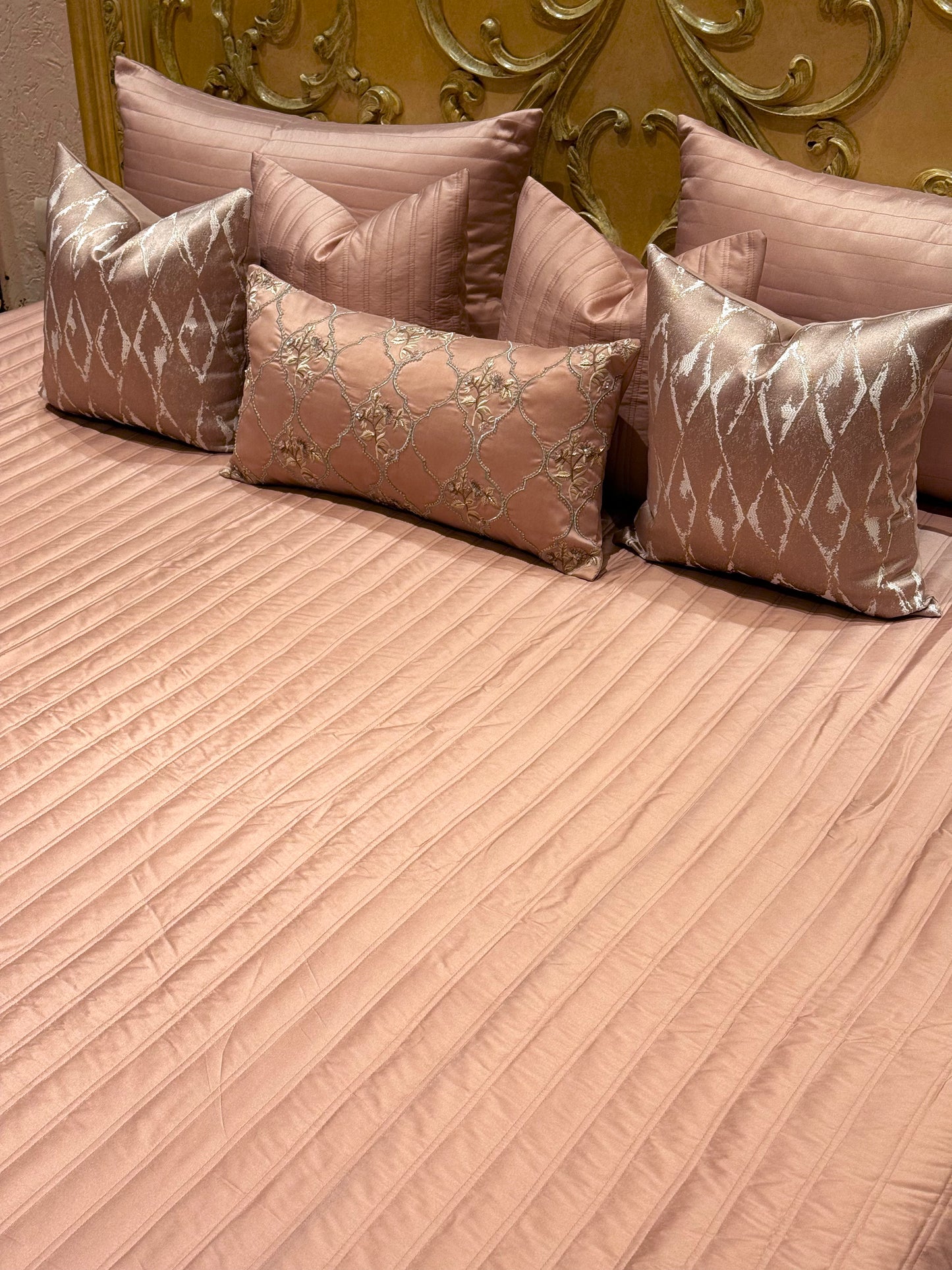 THE PINK CHAMPAGNE BEDDING SET