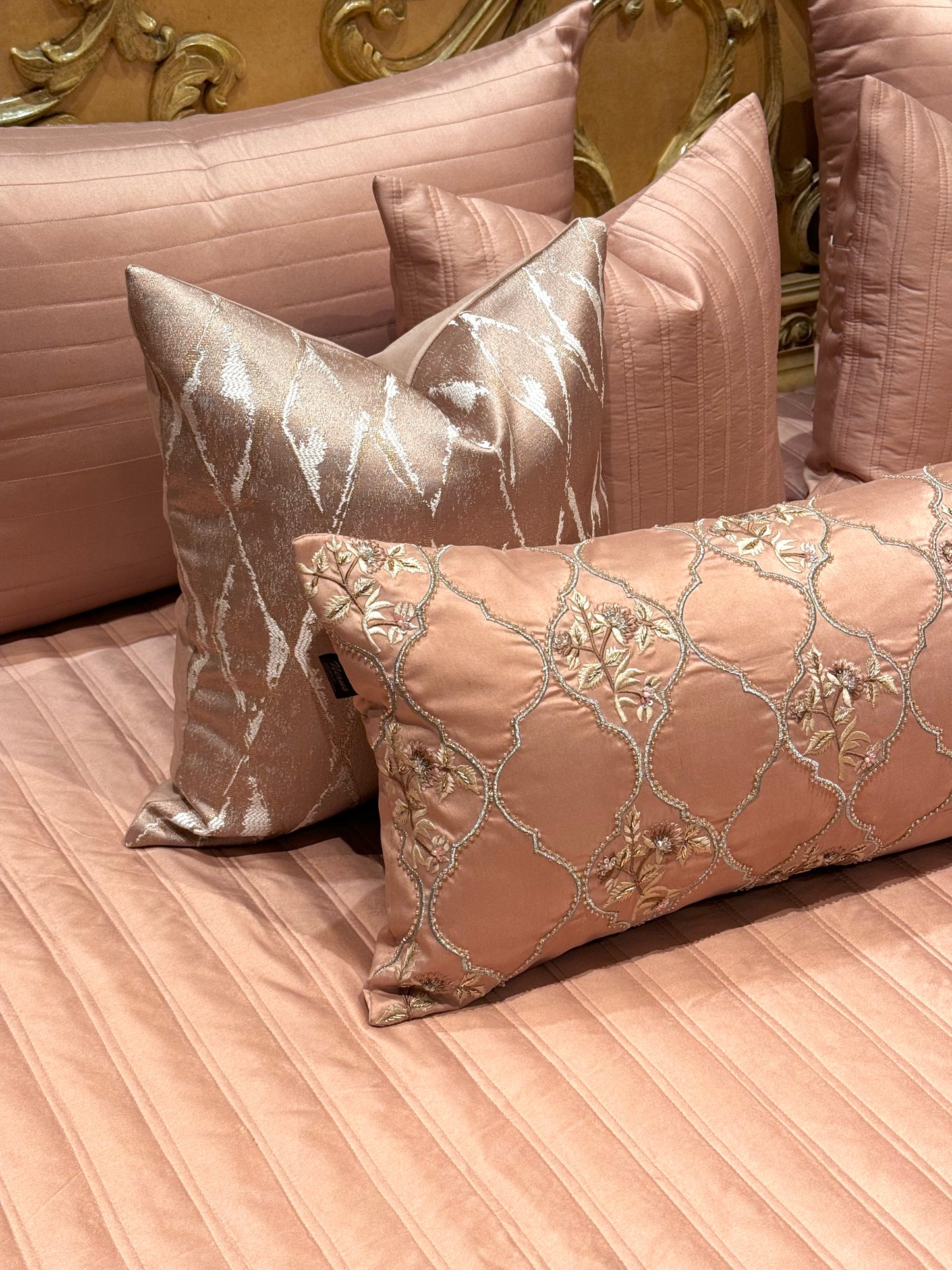 THE PINK CHAMPAGNE BEDDING SET