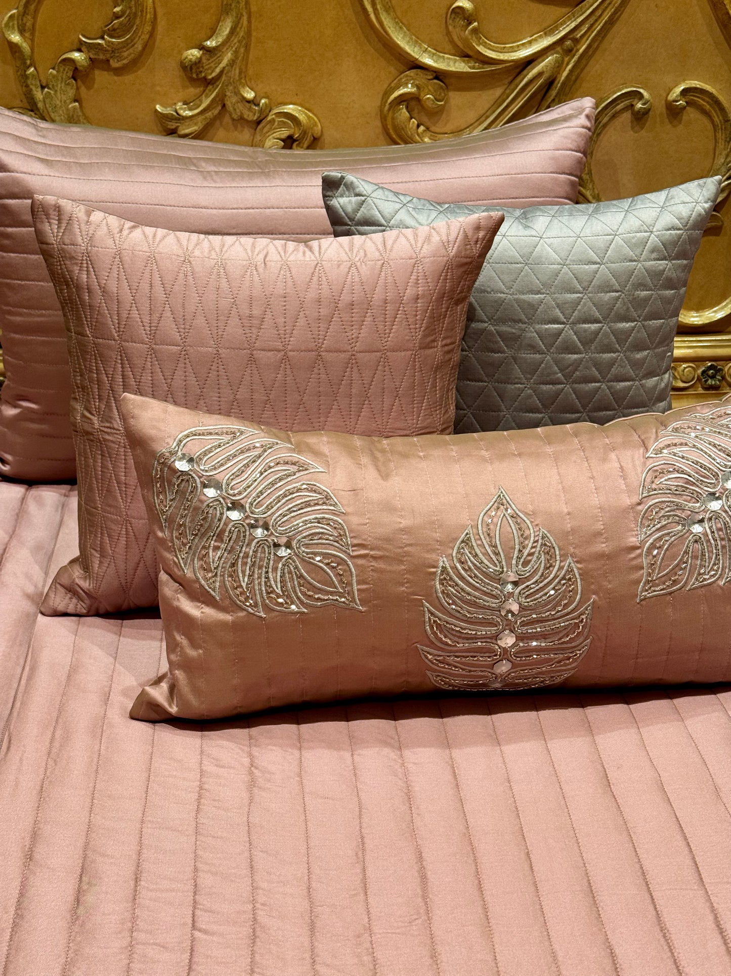 THE PINK FALL BEDDING SET