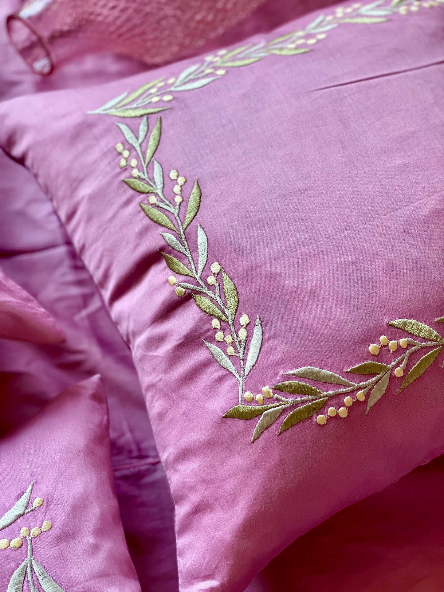 The Pink Daffodil Bedsheet