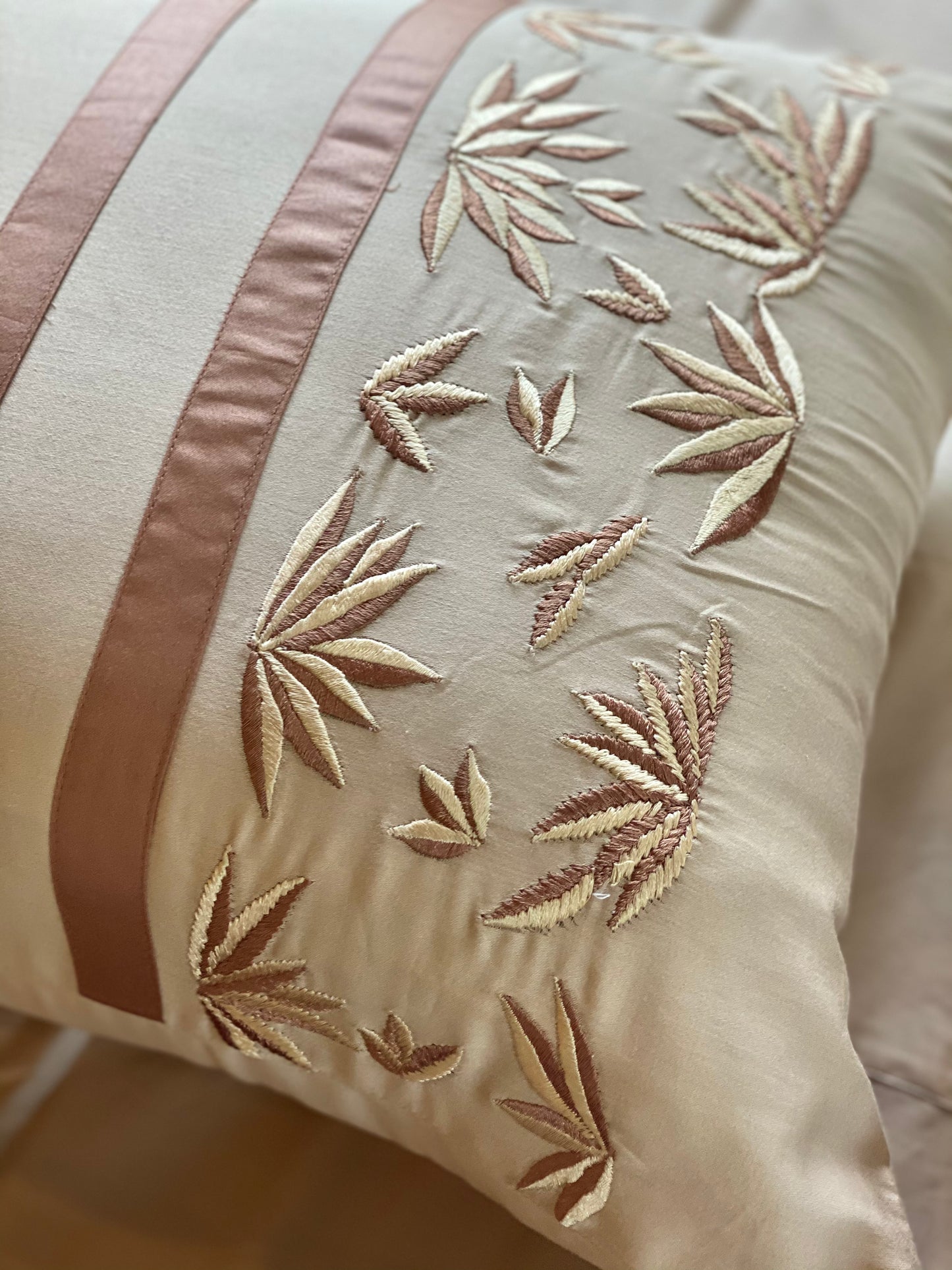 The Autumn Leaves Bedsheet Set