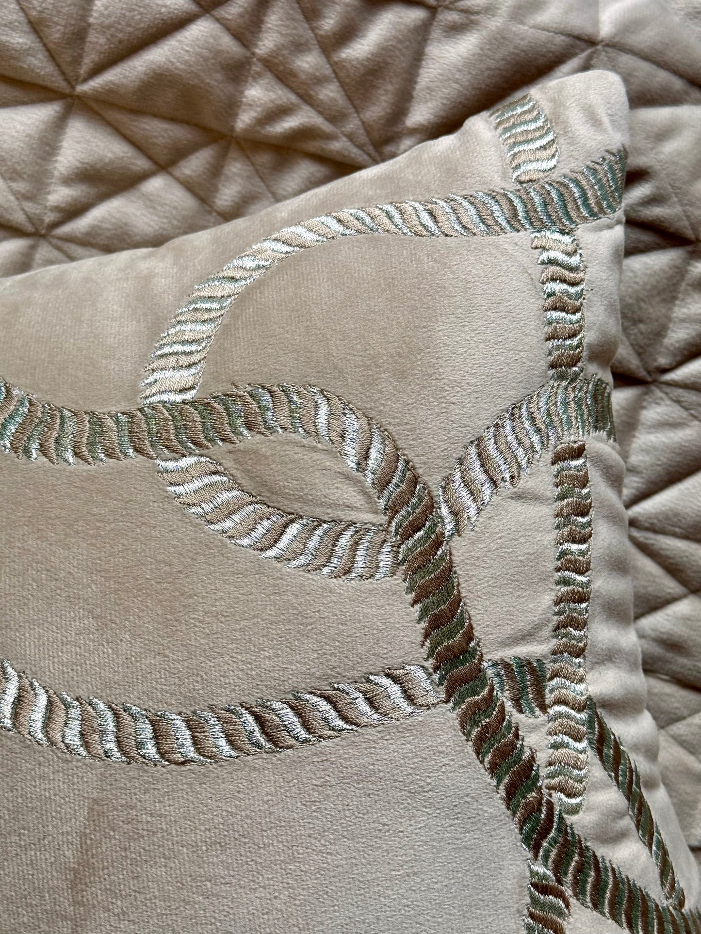 THE IVORY ROPE ACCENT CUSHION