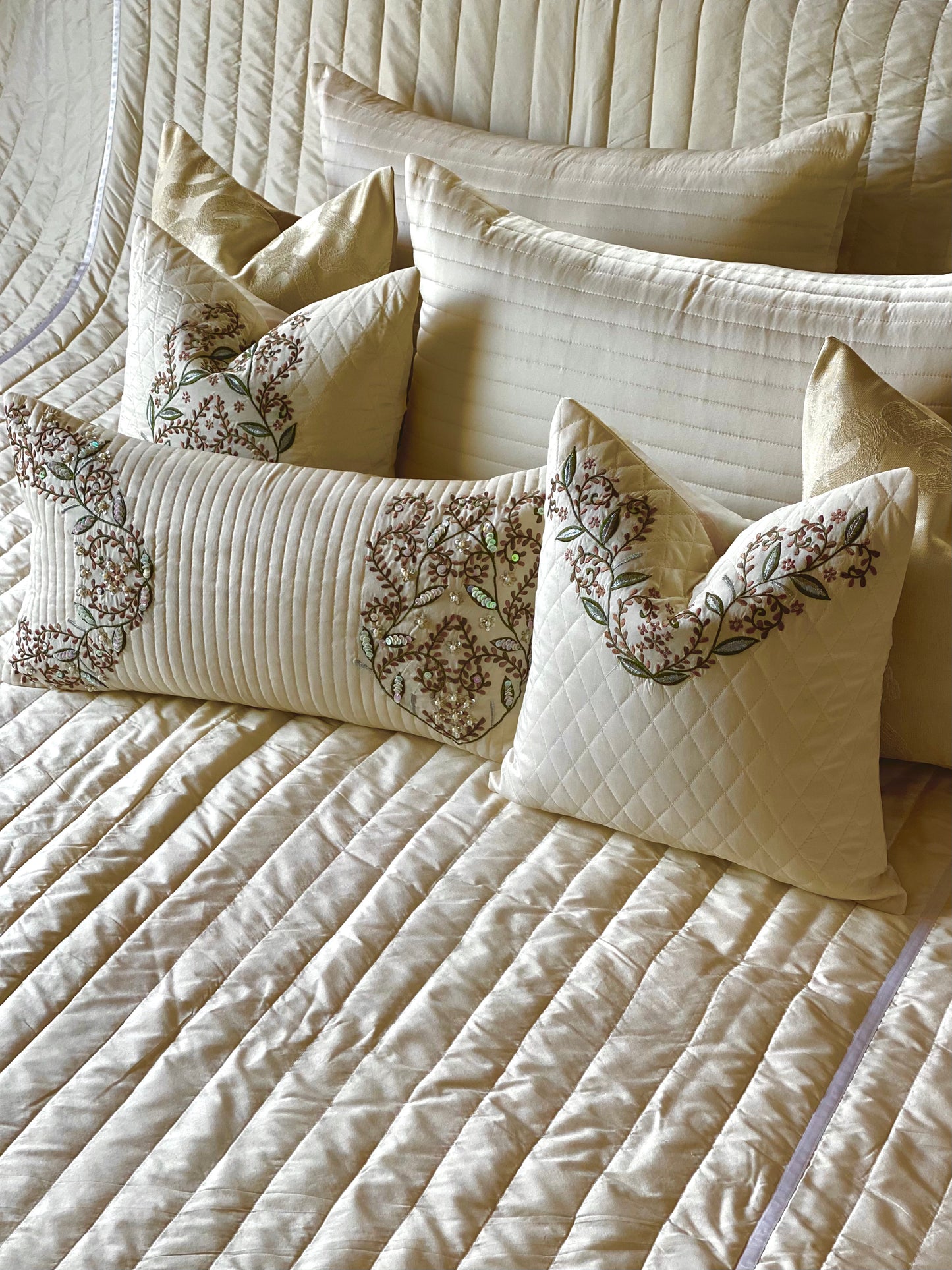 THE CREAM ELLA BEDDING SET