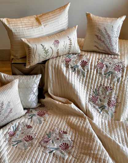 THE CREAM OCEAN'S HEART BEDDING SET