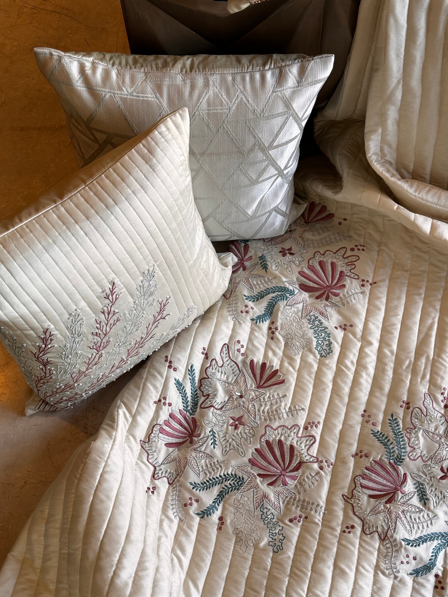 THE CREAM OCEAN'S HEART BEDDING SET