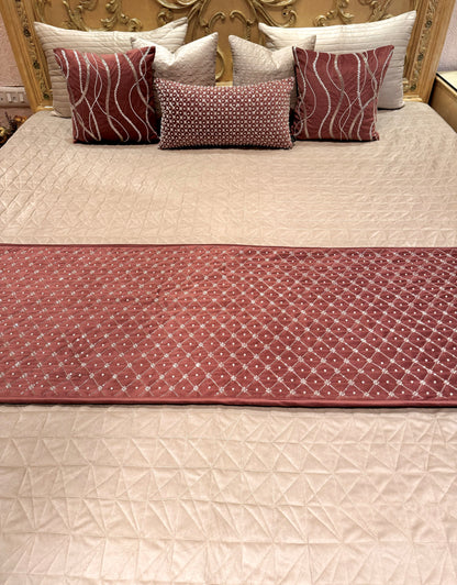 THE PINK HYENA BEDDING SET