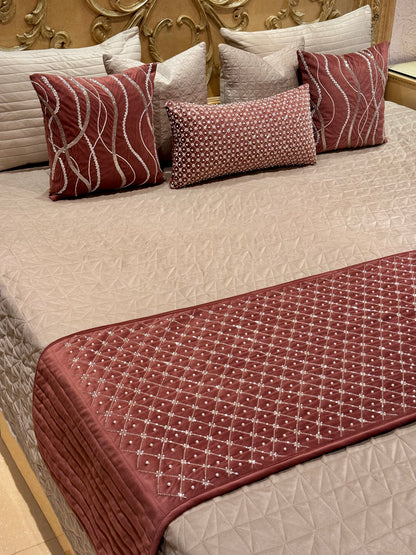 THE PINK HYENA BEDDING SET