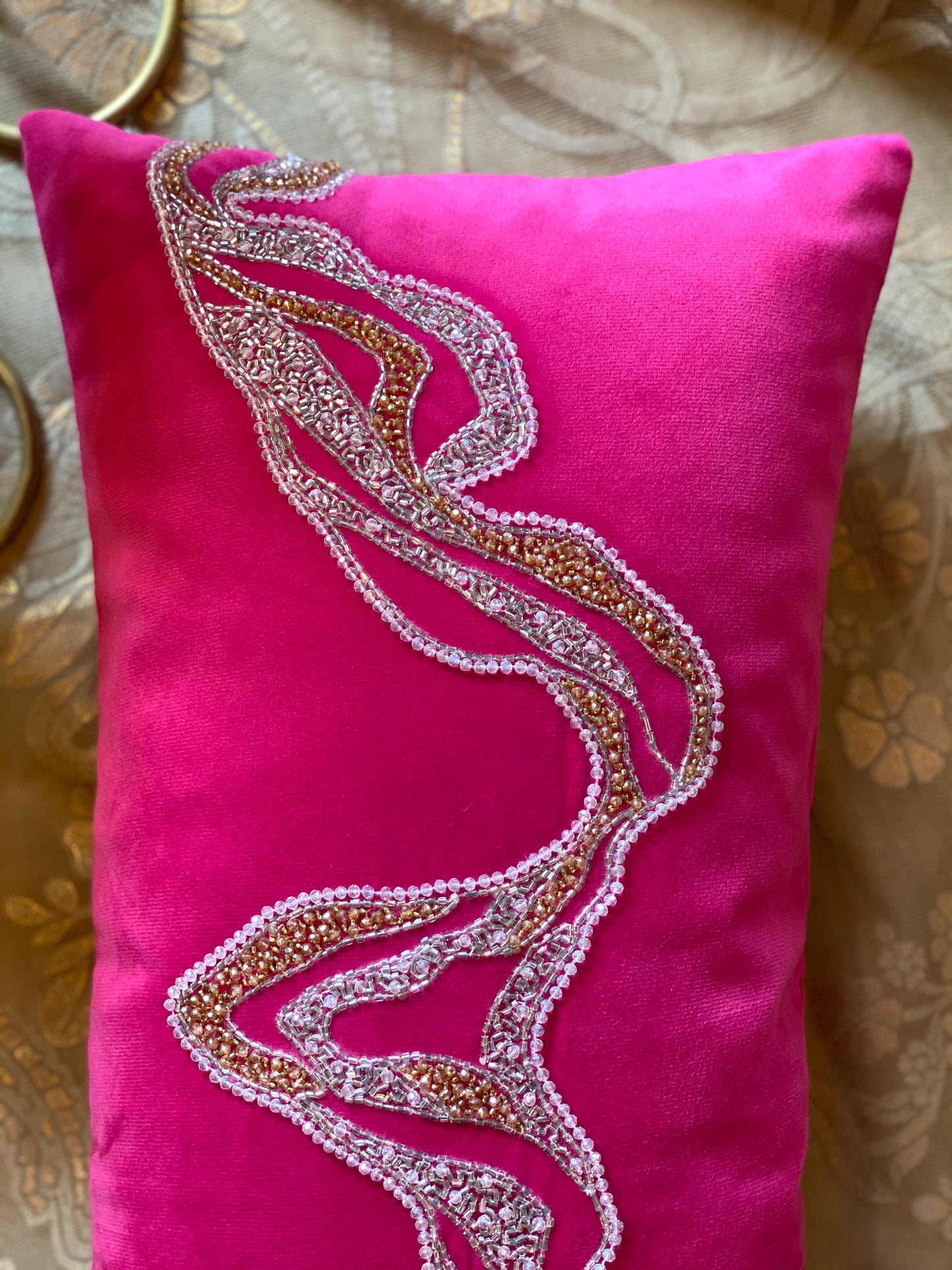 THE PINK MOLTEN ACCENT CUSHION (WITH INSERT)