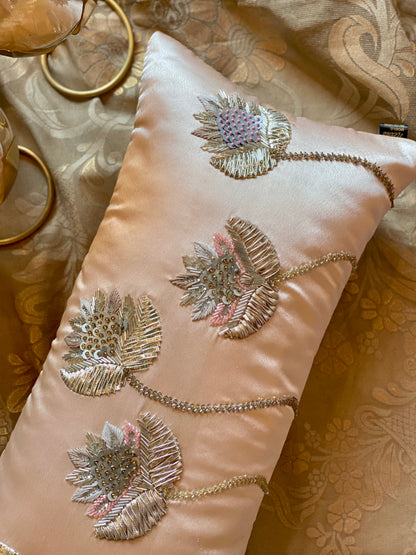 THE BOUQUET ACCENT CUSHION (WITH INSERT)