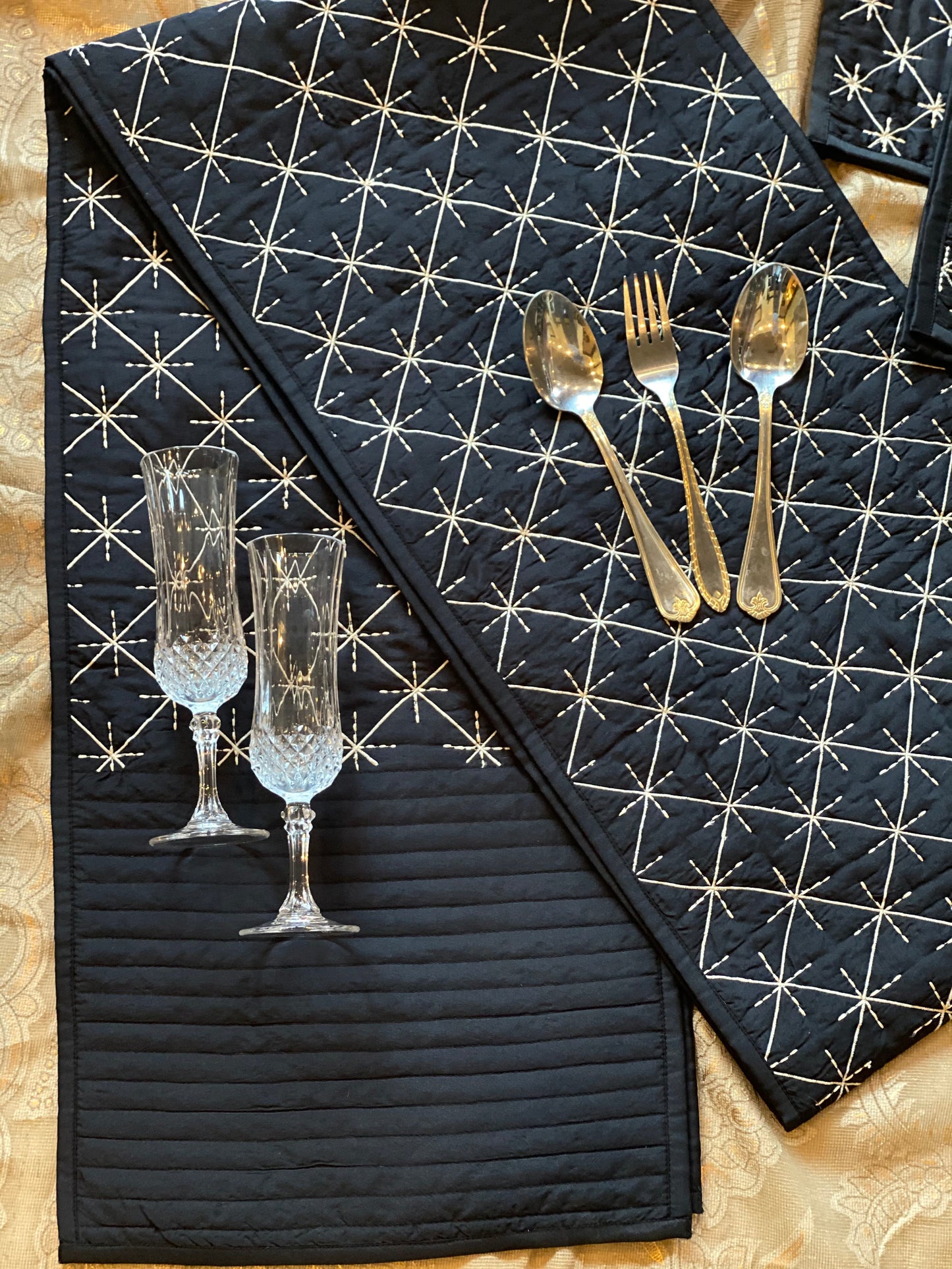 THE BLACK CROSS DINING SET