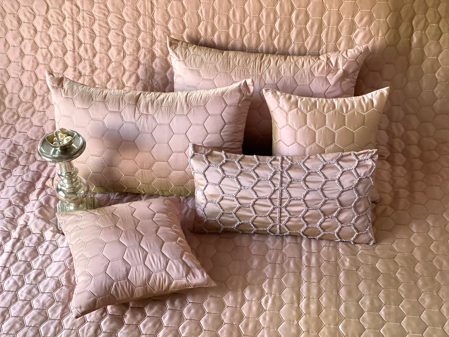 THE BLUSH PINK HONEYCOMB BEDDING SET