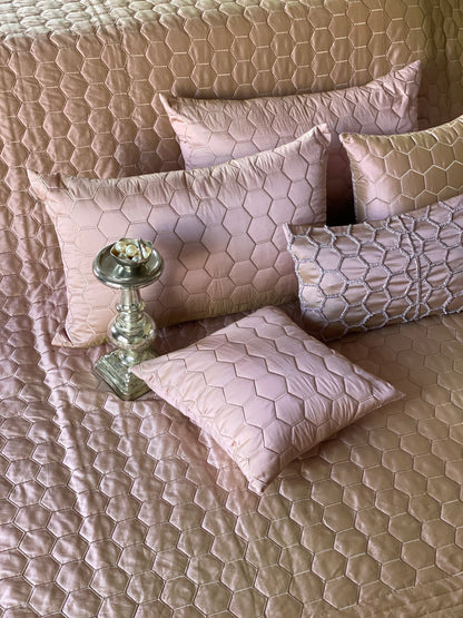 THE BLUSH PINK HONEYCOMB BEDDING SET