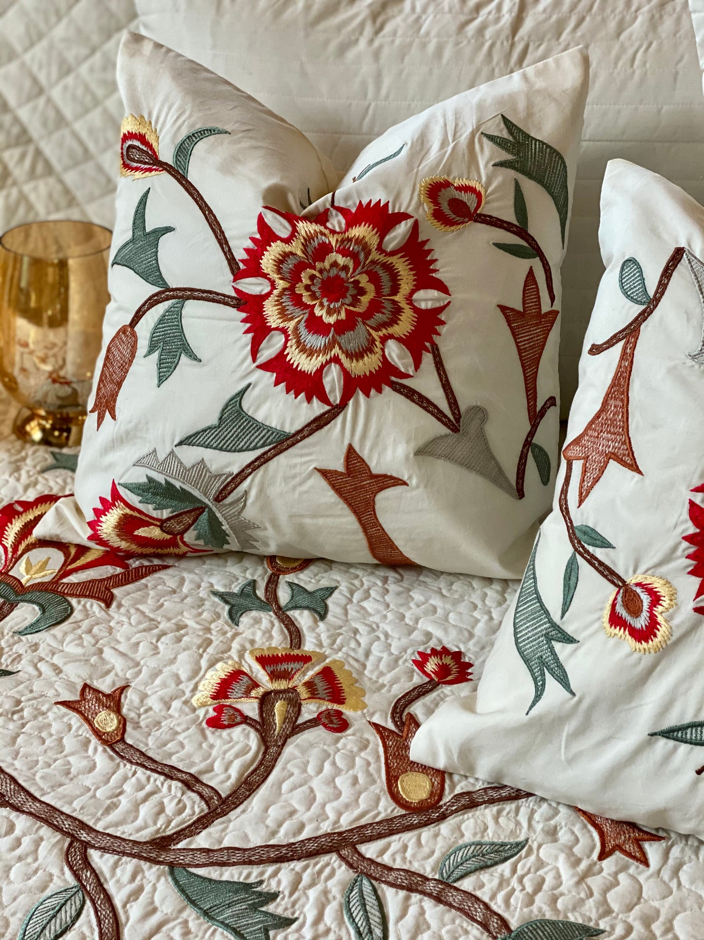 THE HIBISCUS PURE COTTON BEDDING SET