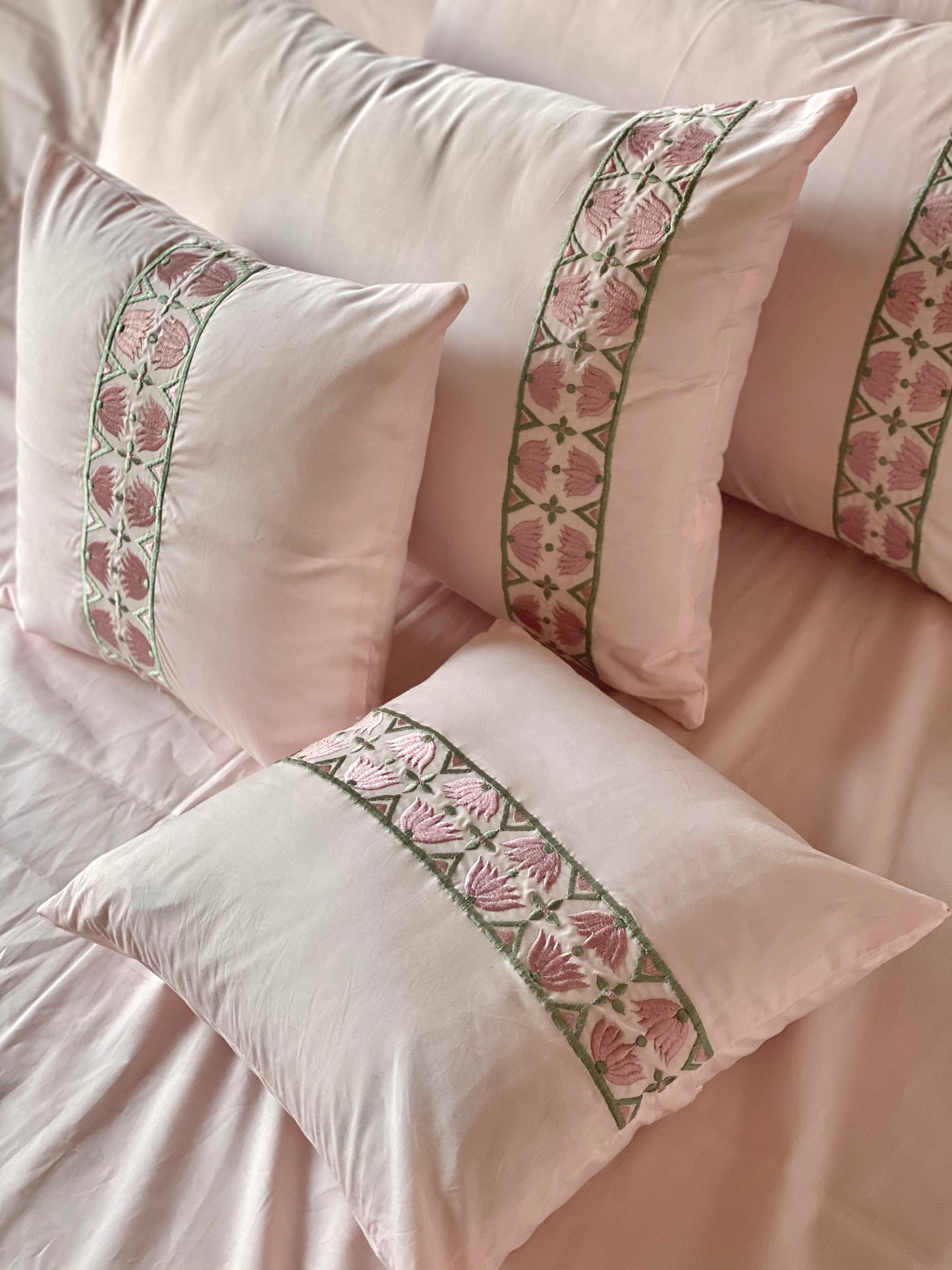 THE LOTUS PURE COTTON BEDSHEET SET