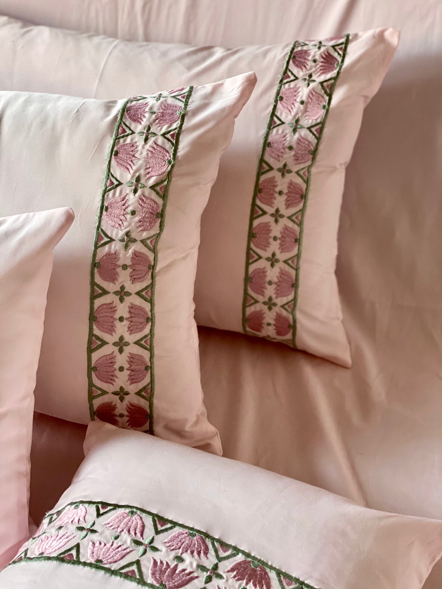 THE LOTUS PURE COTTON BEDSHEET SET