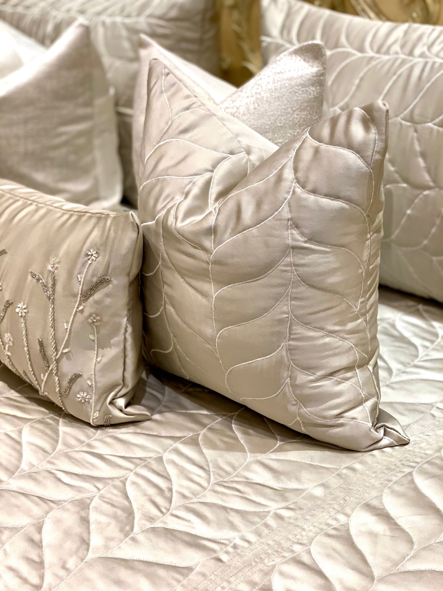 THE PINNACLE BEDDING SET