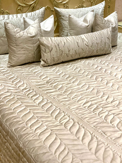 THE PINNACLE BEDDING SET