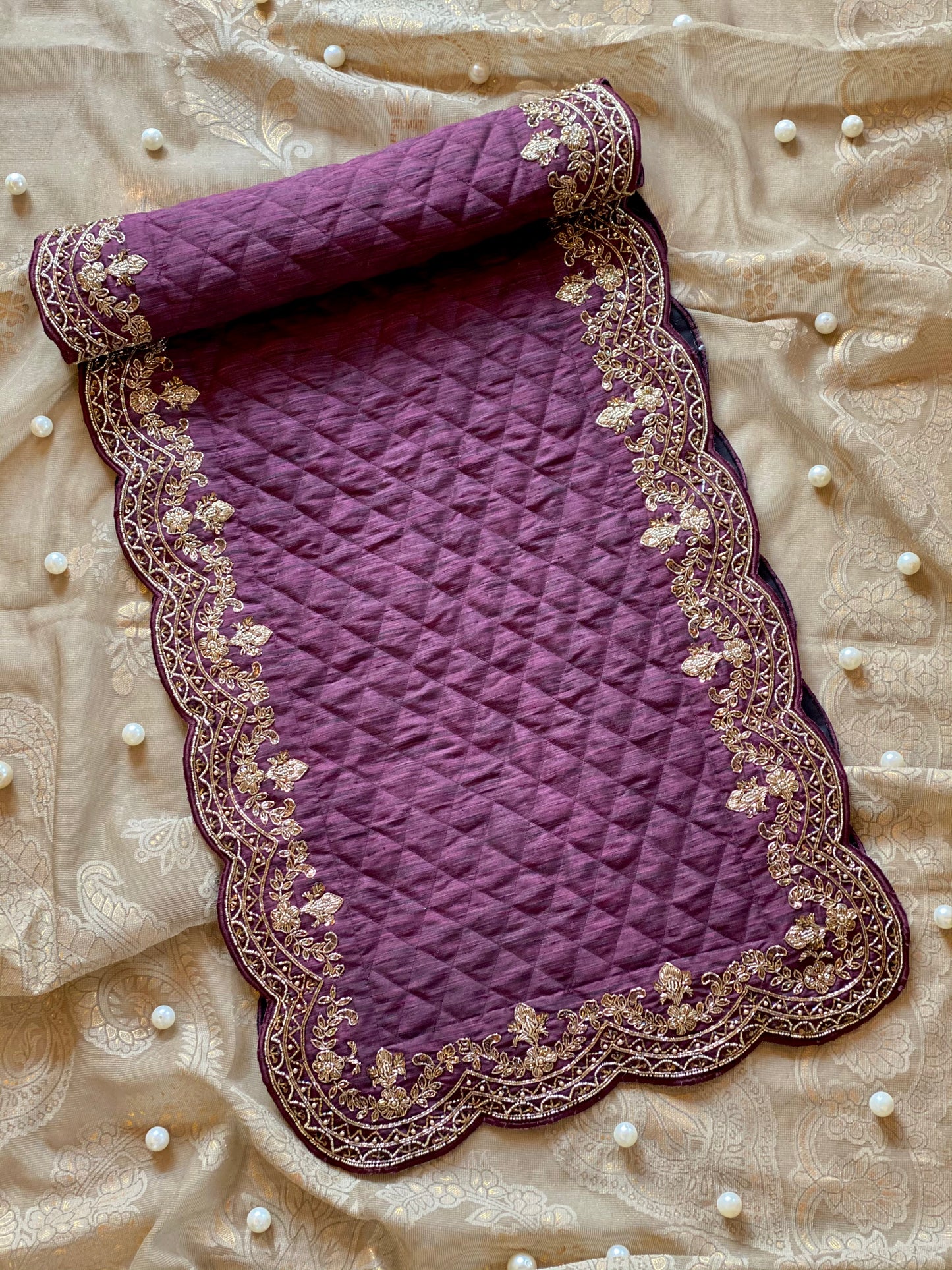 The Wine Scallop Bed Runner