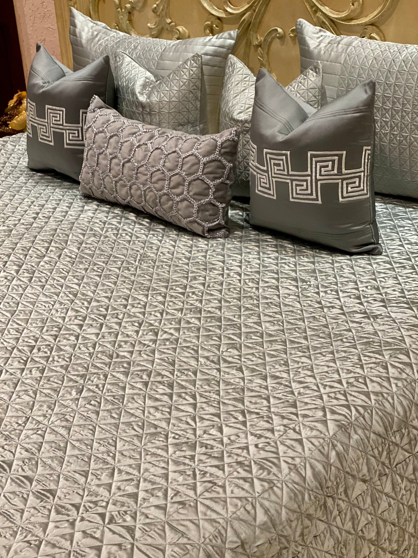 THE SILVER CHEQUER BEDDING SET