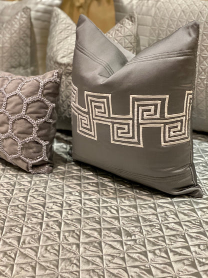 THE SILVER CHEQUER BEDDING SET