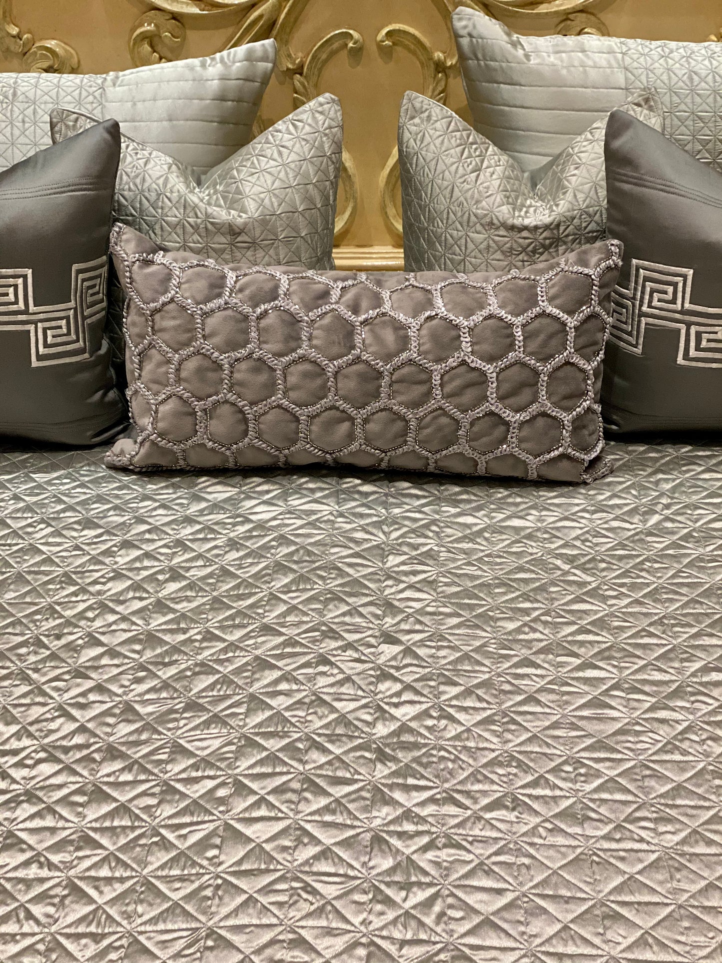 THE SILVER CHEQUER BEDDING SET