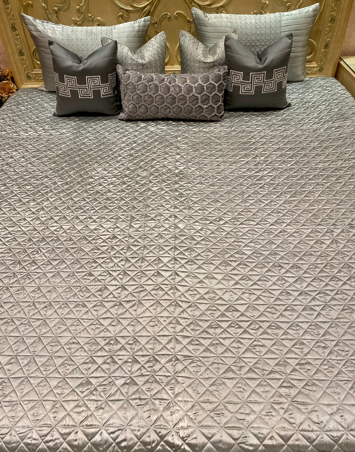 THE SILVER CHEQUER BEDDING SET