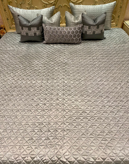 THE SILVER CHEQUER BEDDING SET