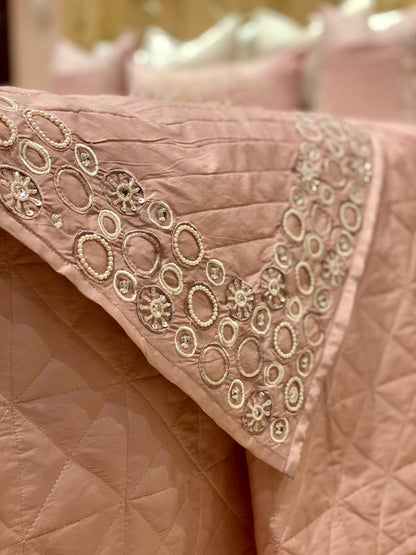 THE PINK GARNET BEDDING SET