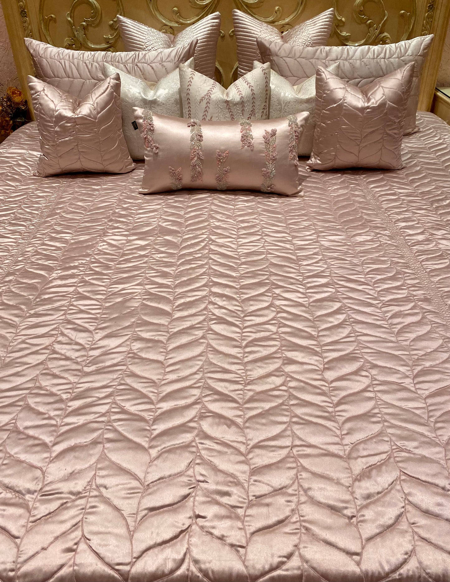 THE SPECTRA BEDDING SET