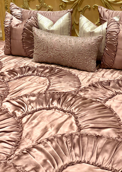 THE LAVENDER FRILL BEDDING SET