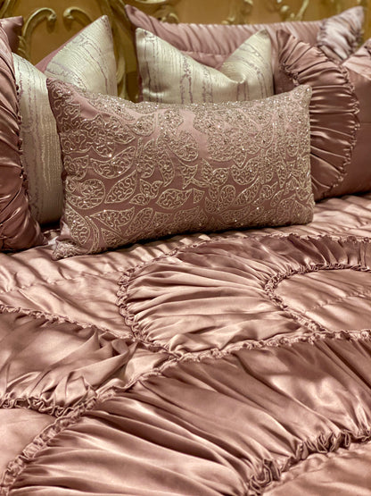 THE LAVENDER FRILL BEDDING SET