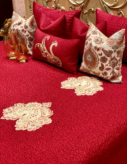 THE MAROON PAISLEY BEDDING SET