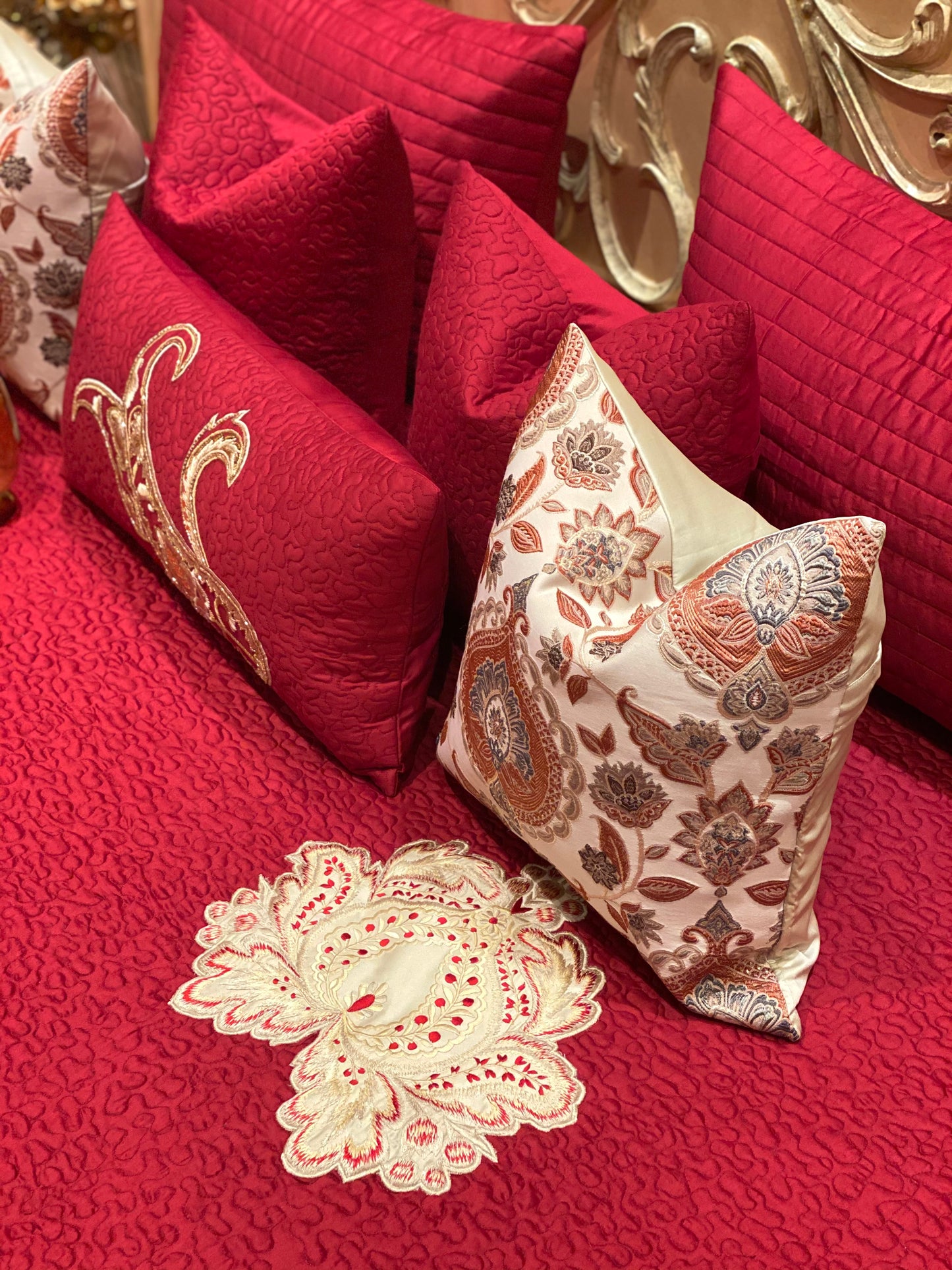 THE MAROON PAISLEY BEDDING SET