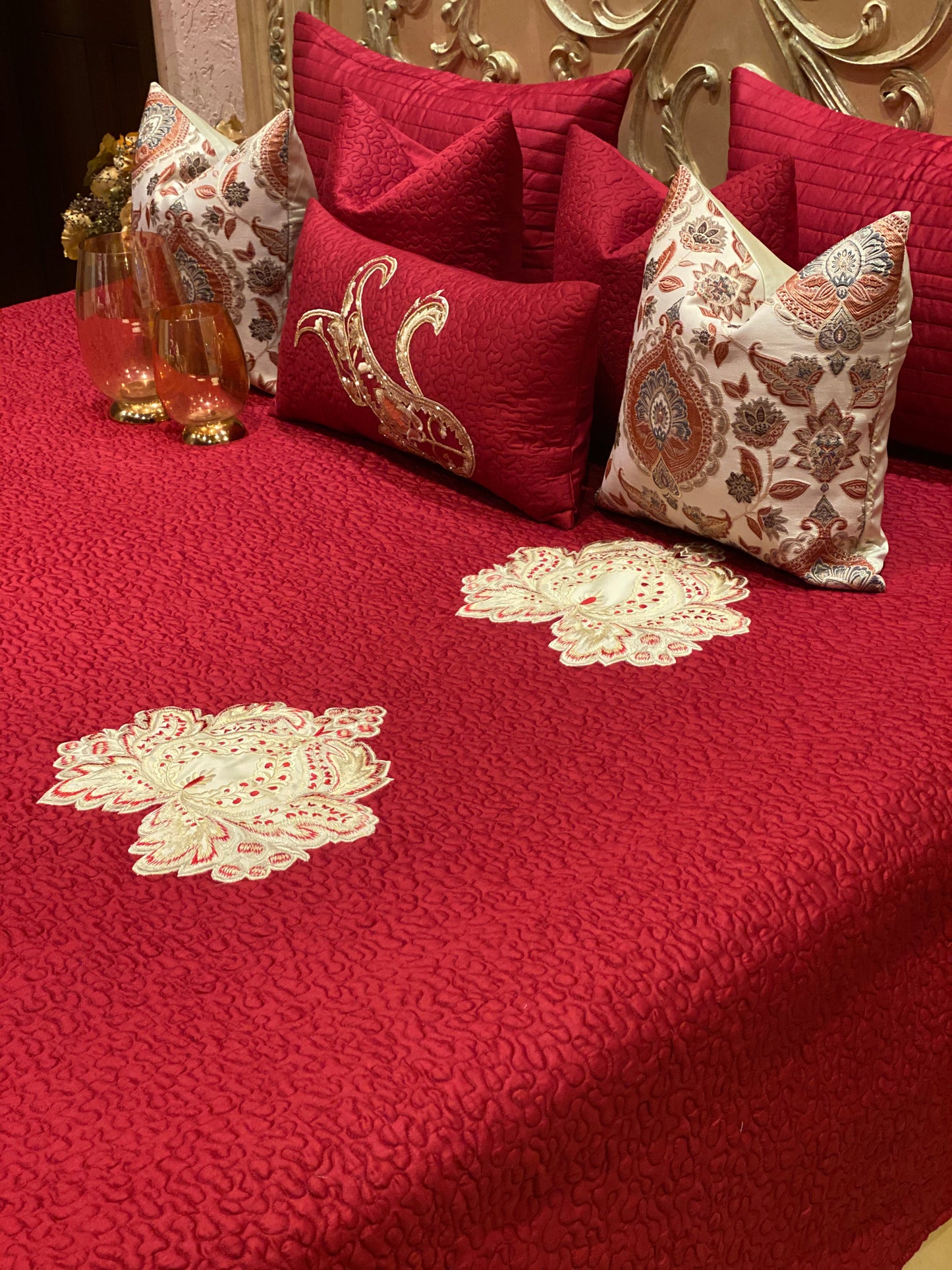 THE MAROON PAISLEY BEDDING SET