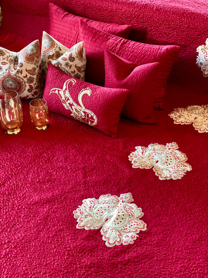 THE MAROON PAISLEY BEDDING SET