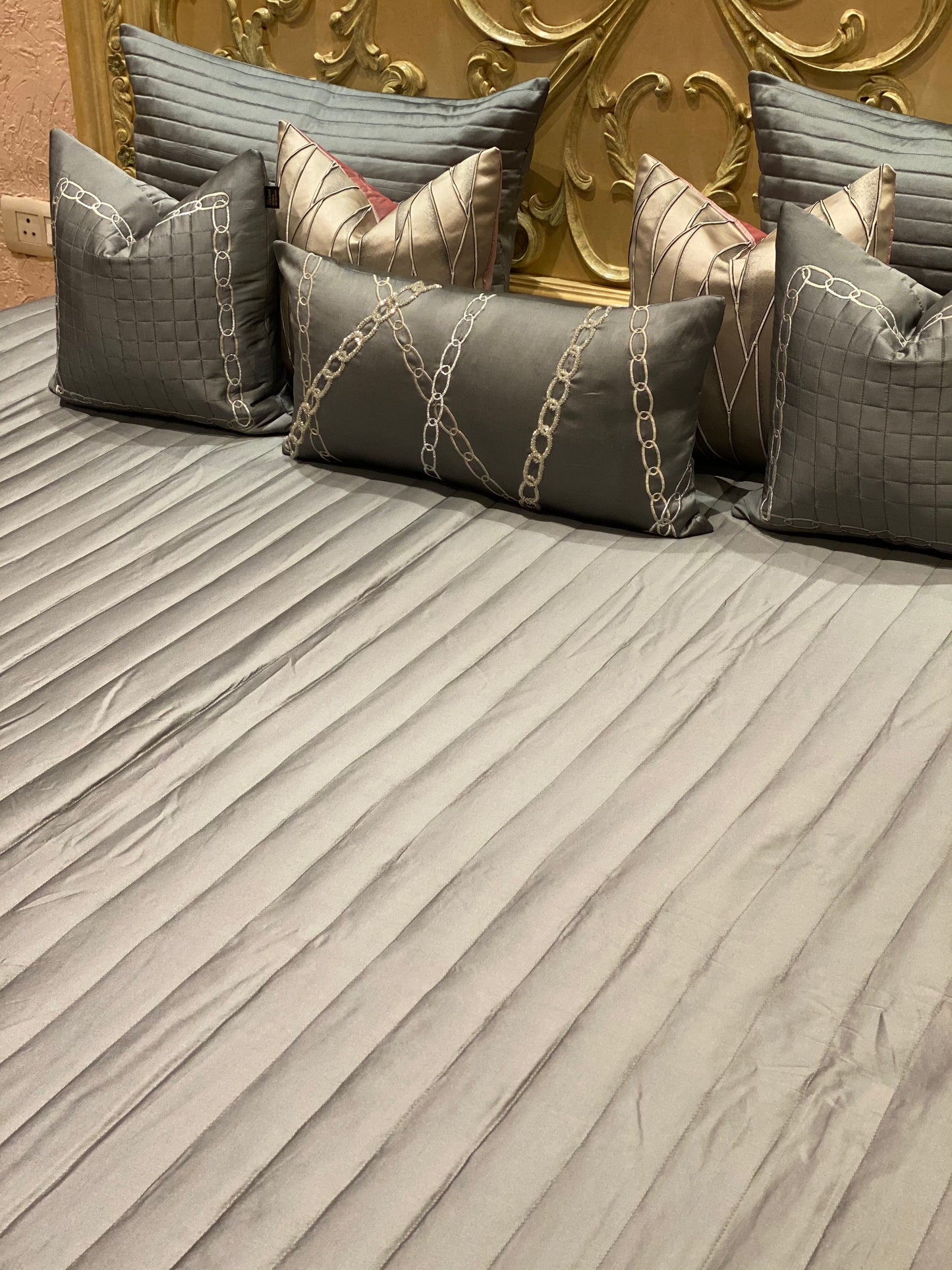 THE GREY SEPHORA BEDDING SET