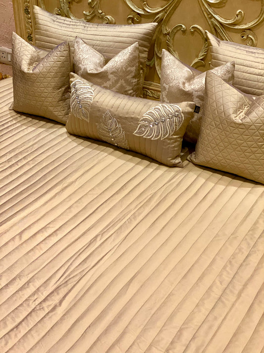 THE GOLD FALL BEDDING SET