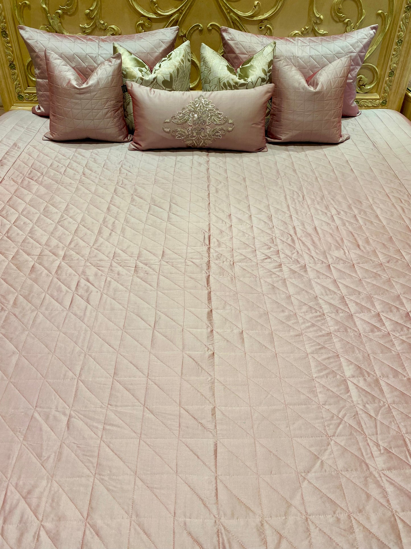 THE MAJESTY BEDDING SET