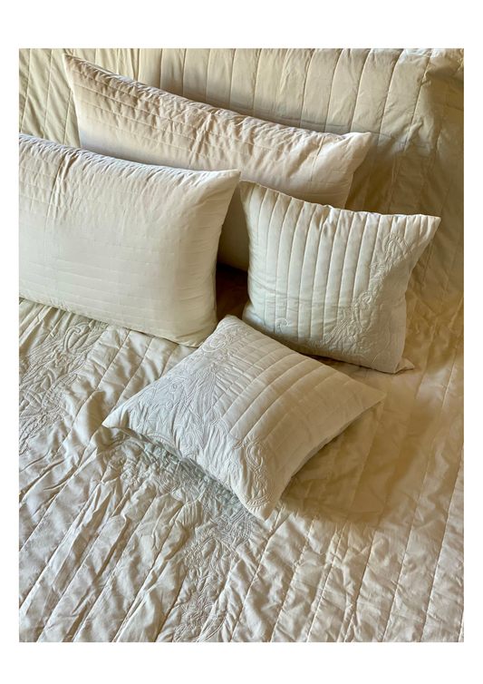 THE PURE COTTON CREAM LEHER BEDDING SET