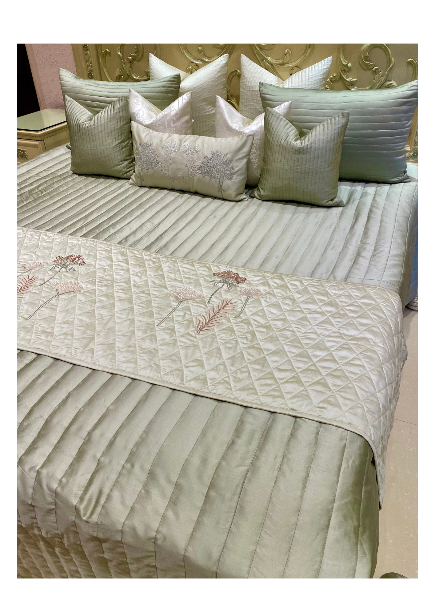 THE EARTY HUES BEDDING SET