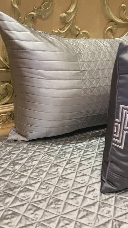 THE SILVER CHEQUER BEDDING SET