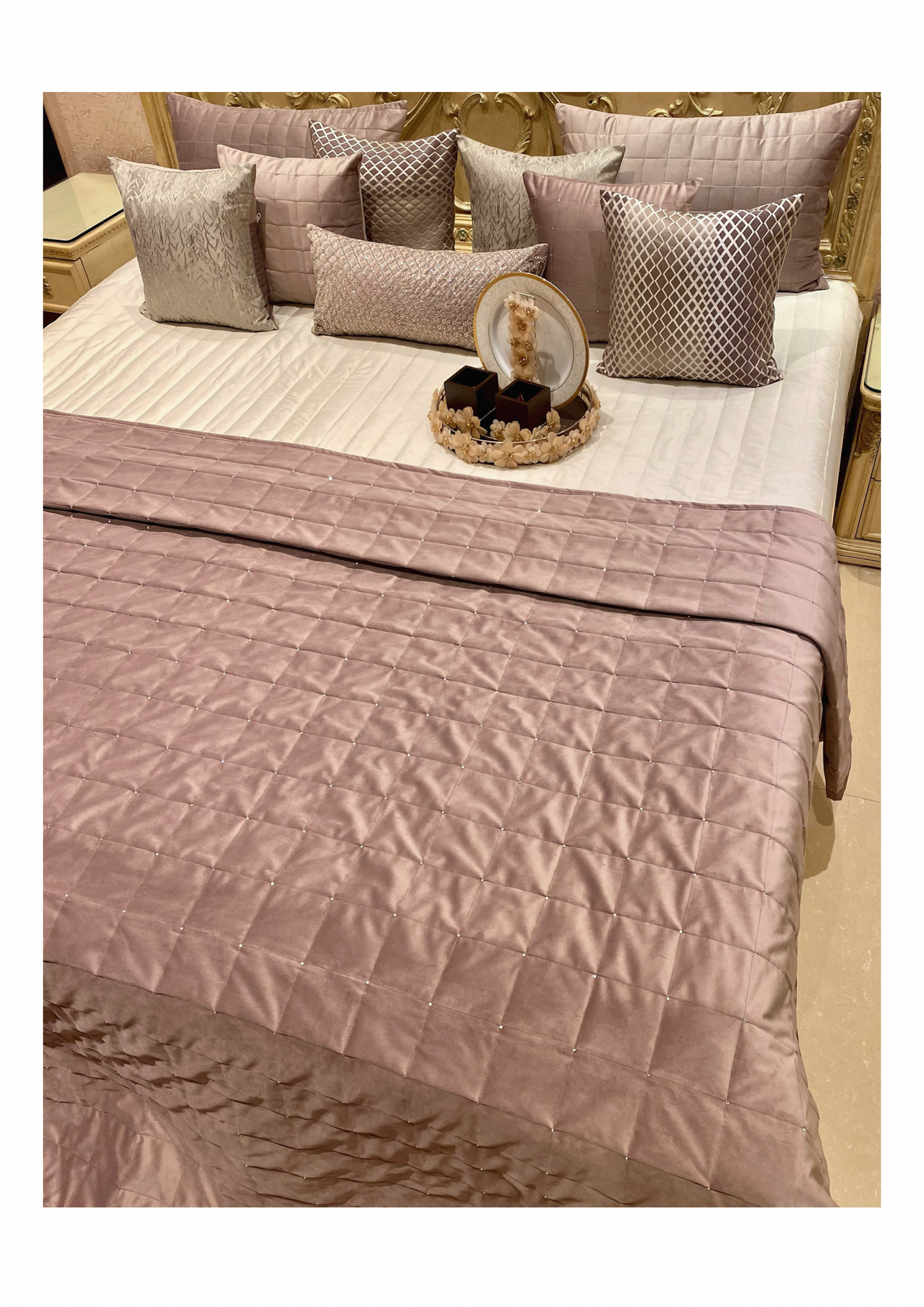 The Grandeur Bedding Set