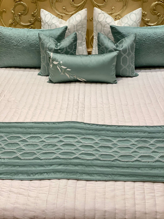 THE GINGHAM BEDDING SET