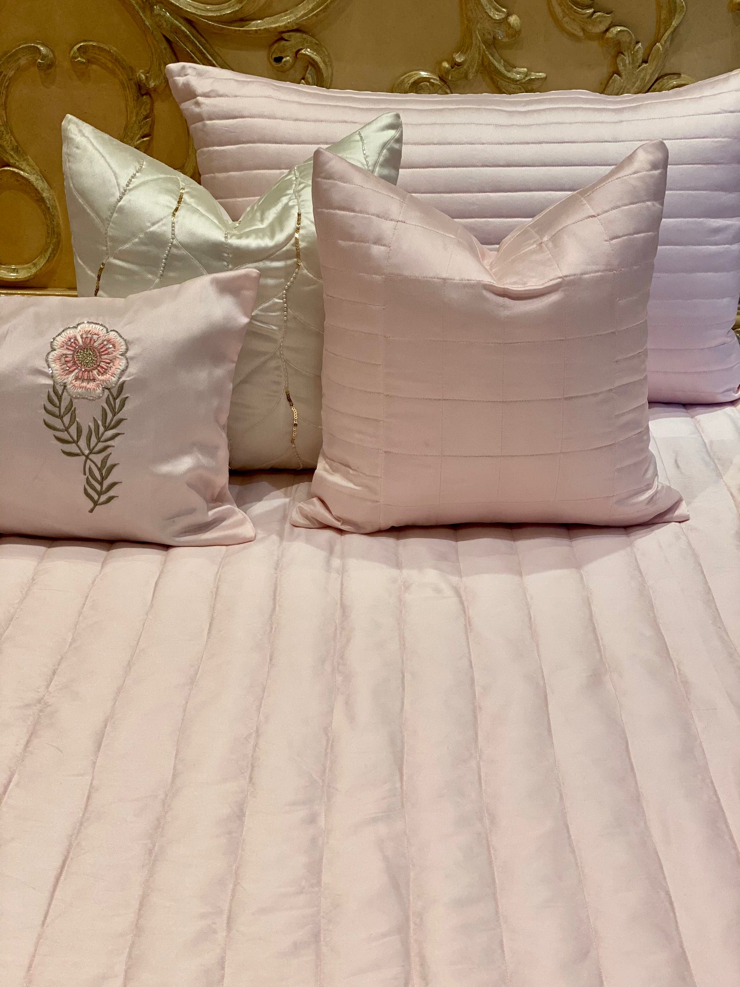 The Carnation Bedding Set