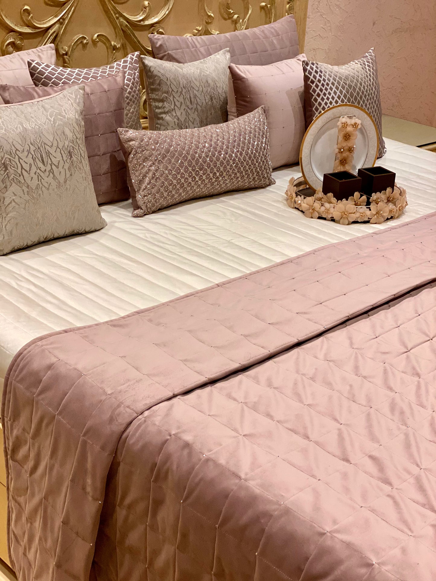 The Grandeur Bedding Set